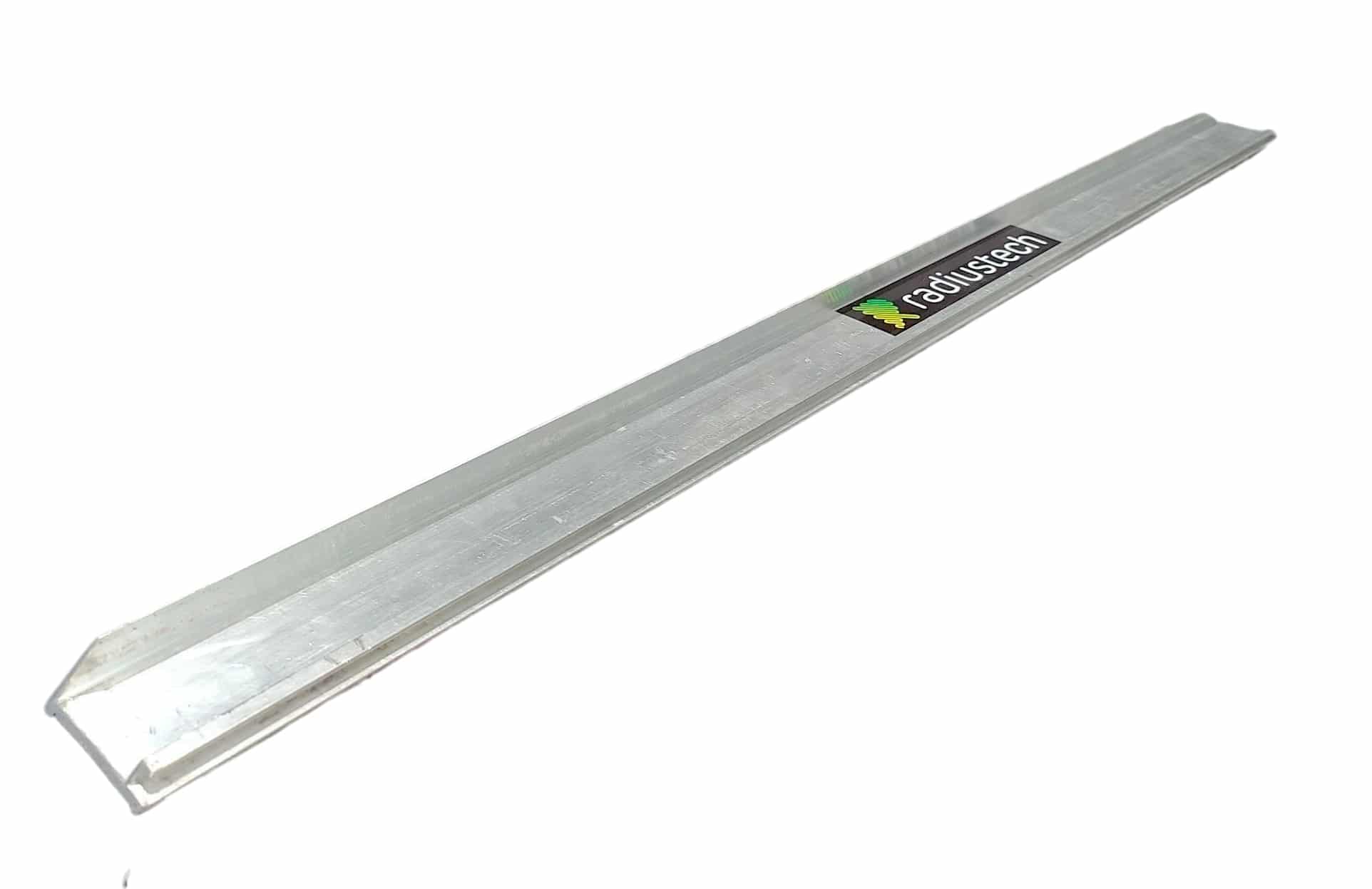 Lavaseeliku kinnitusliist 1m - Image 1